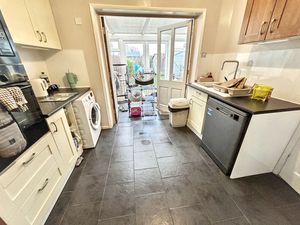 Kitchen- click for photo gallery